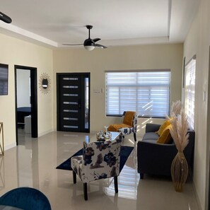 Smart TV - Opulence Retreat (Ocho Rios)