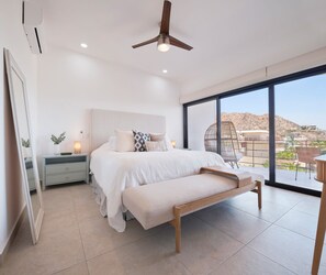 3 bedrooms, desk, iron/ironing board, free WiFi