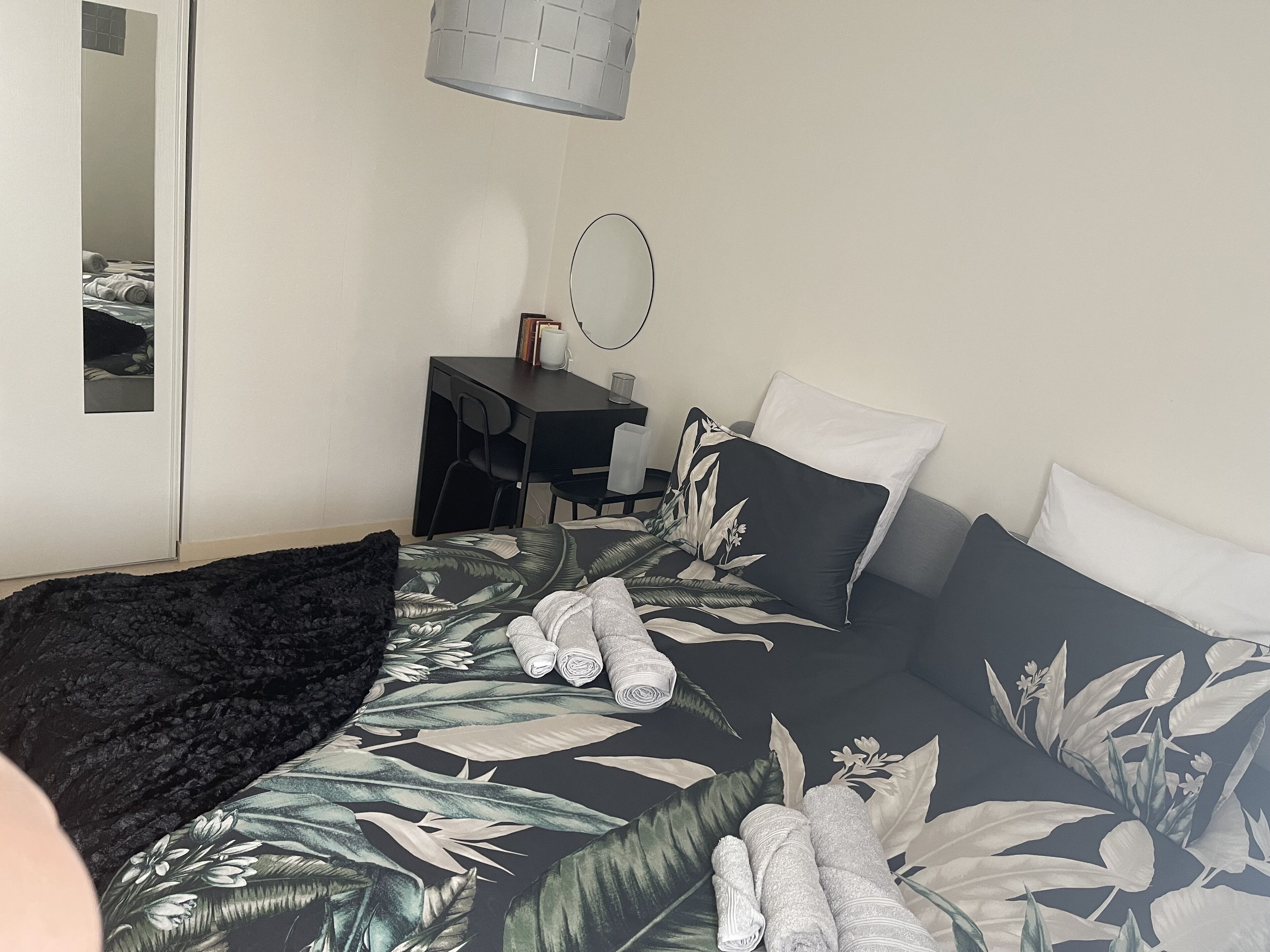 3 chambres, bureau, Wi-Fi, draps fournis