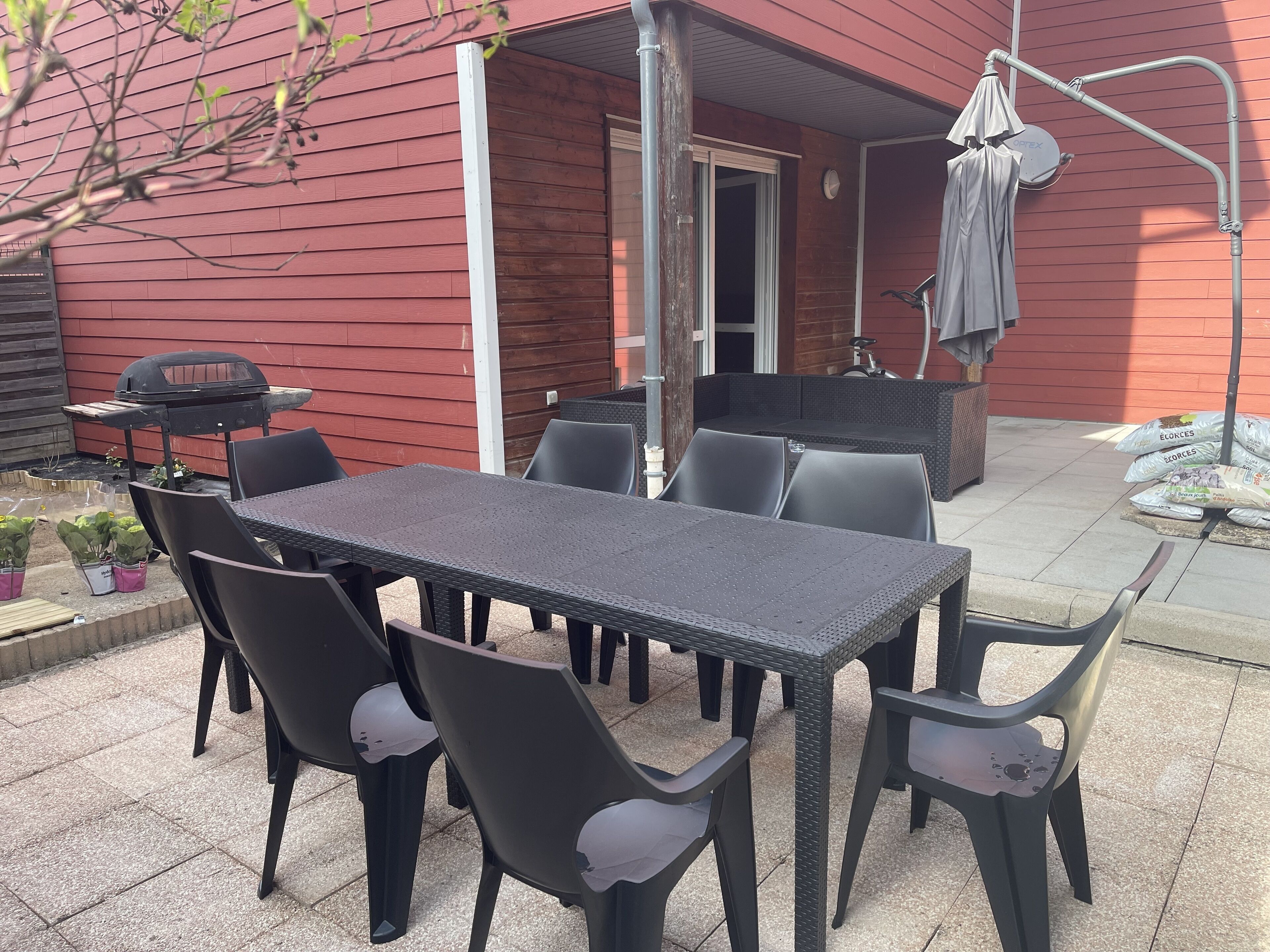 تناول الطعام بالخارج