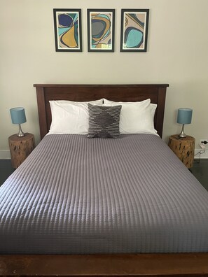 4 soveværelser, skrivebord, strygejern/strygebræt, weekendseng