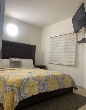 Basic Apartment, 2 Bedrooms, Pool Access | 2 bedrooms, down comforters, iron/ironing board, free WiFi - La Vida es Hoy (Playas de Rosarito)
