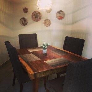 In-room dining - La Vida es Hoy (Playas de Rosarito)