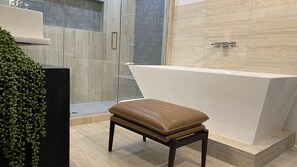 Spa - House with large decks,  belt line restaurants very (Atlanta)