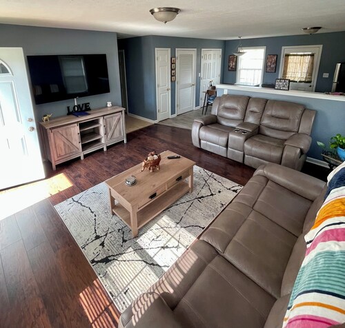 Cozy Home In The Heart of Louisville