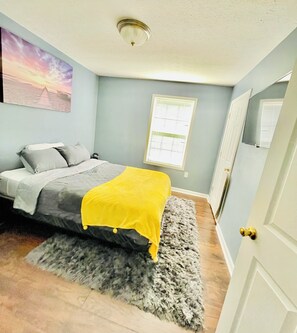 3 bedrooms, iron/ironing board, free WiFi, bed sheets