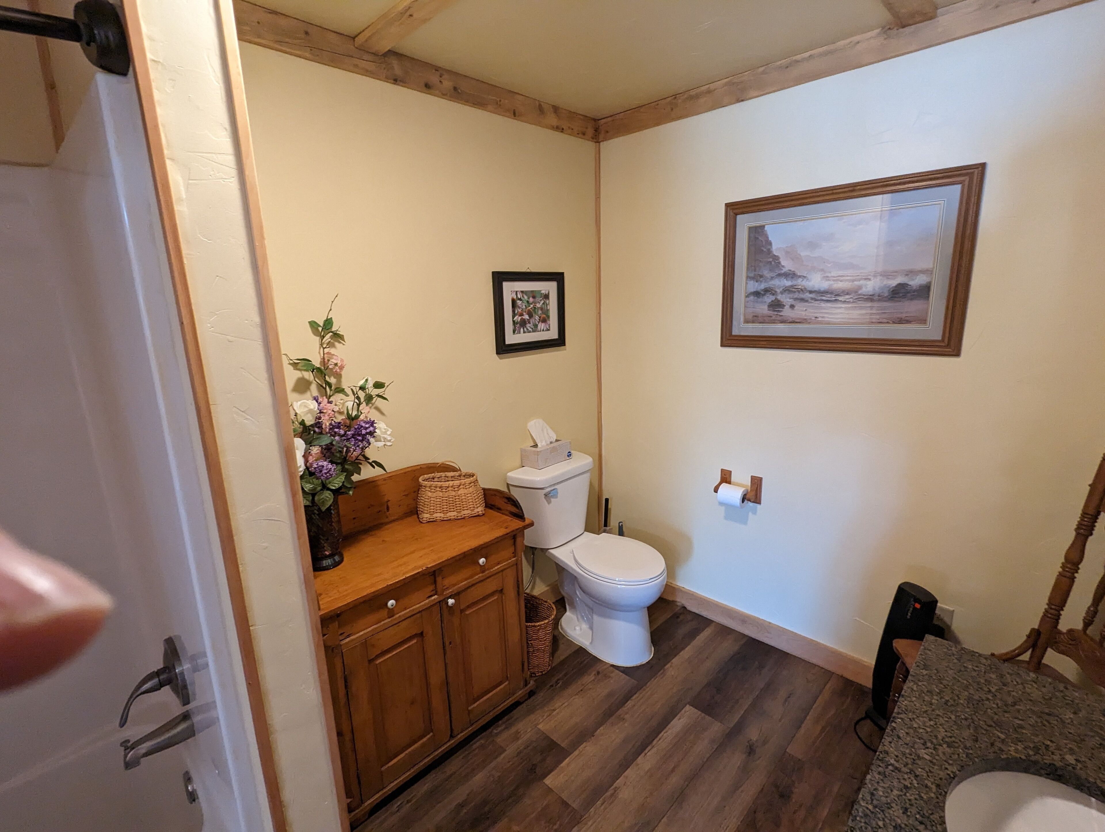 Quiet northwoods lakeside cabin close to biking, skiing, hiking, silent sports