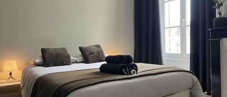 2 Schlafzimmer, BĂŒgeleisen/BĂŒgelbrett, kostenloses WLAN, BettwĂ€sche
