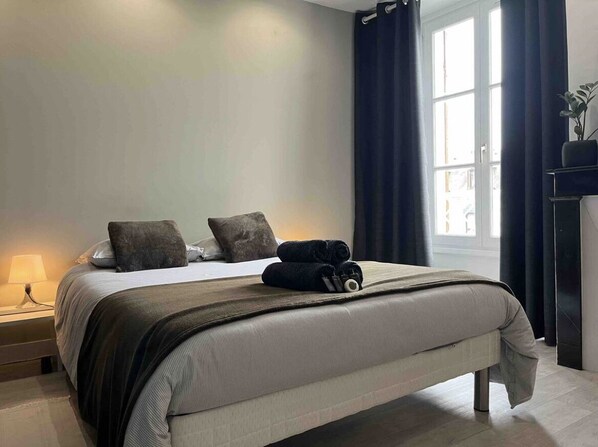 2 bedrooms, iron/ironing board, free WiFi, bed sheets