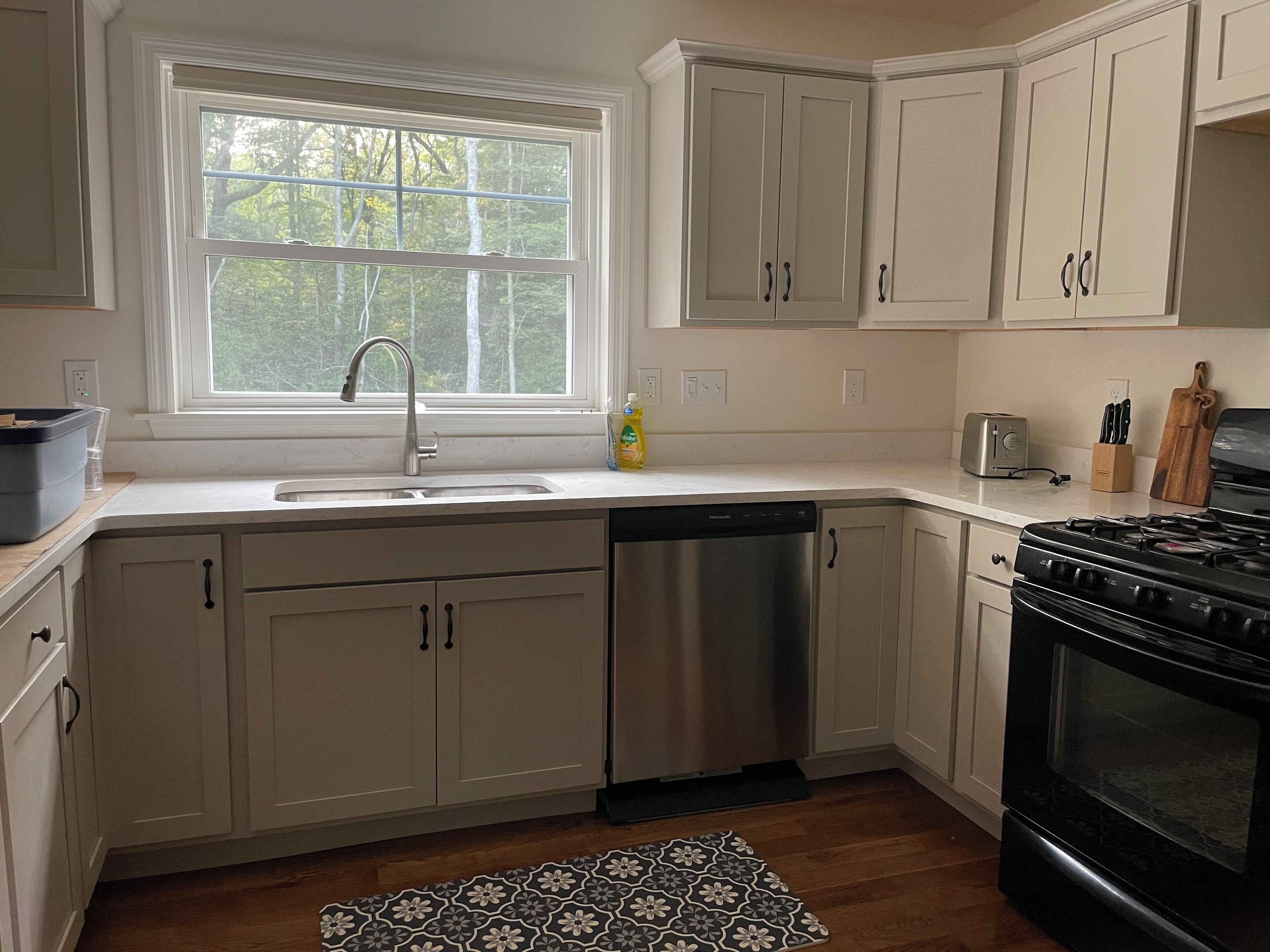 Secluded- new construction-3 bedroom- spacious House in Coastal Rhode Island