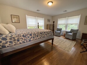 3 bedrooms, in-room safe, free WiFi, bed sheets - Secluded-3 bedroom spacious house in coastal Rhode Island (Little Compton)