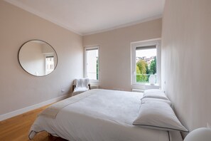 3 Schlafzimmer, Schreibtisch, kostenloses WLAN, Bettwäsche