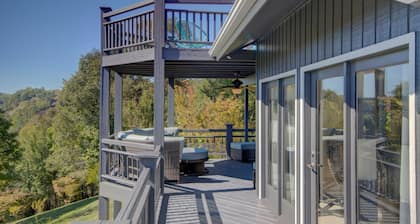 Beautiful hilltop retreat, secluded yet convenient to Asheville, Weaverville.