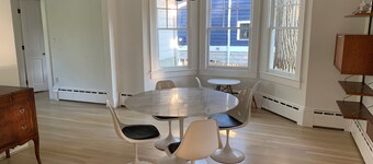 5 bedroom home with clean lines, open layout , great light and modern finishes.