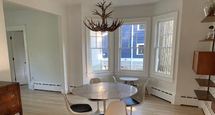 5 bedroom home with clean lines, open layout , great light and modern finishes.