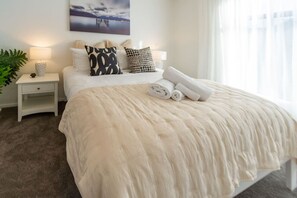 2 bedrooms, iron/ironing board, free WiFi, bed sheets