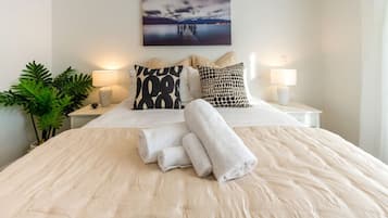 2 bedrooms, iron/ironing board, free WiFi, bed sheets