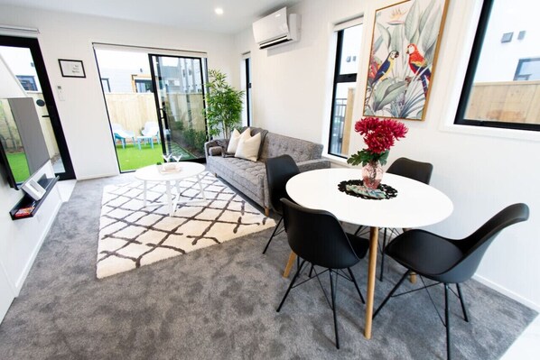 Smart TV, offices