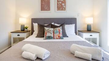 2 bedrooms, iron/ironing board, travel cot, free WiFi