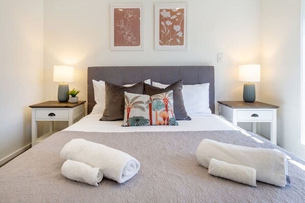 2 bedrooms, iron/ironing board, travel cot, free WiFi