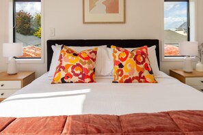 2 室のベッドルーム、アイロン / アイロン台、WiFi (無料)、ベッドシーツ