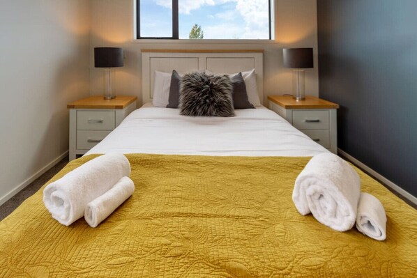 1 chambre, fer et planche à repasser, Wi-Fi gratuit, draps fournis