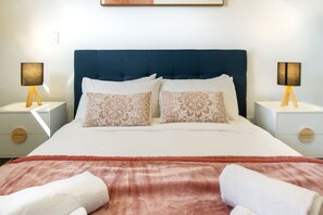 2 bedrooms, iron/ironing board, free WiFi, bed sheets