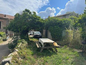 Outdoor dining - Calme et Confort au Village (Vero)