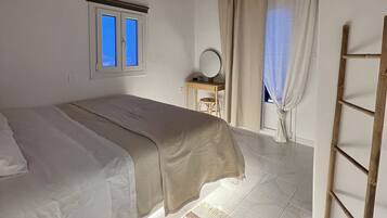 2 bedrooms, WiFi, bed sheets, wheelchair access