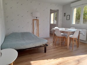 1 bedroom, travel crib, free WiFi, bed sheets