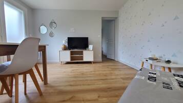 1 chambre, lit parapluie, Wi-Fi gratuit, draps fournis