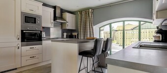 3 bedroom accommodation in Linlithgow, near Edinburgh