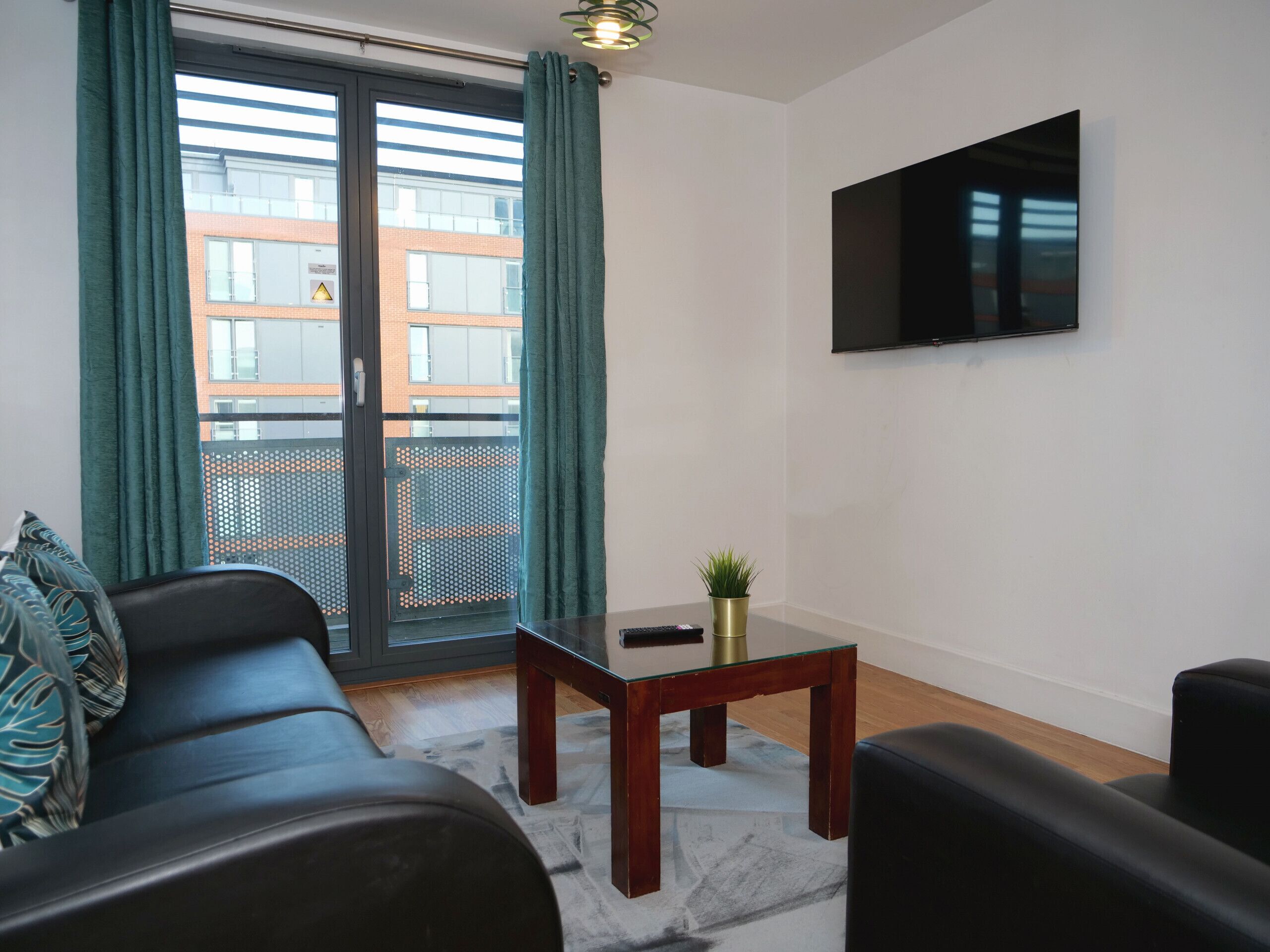 ★ Central Arcadian One Bedroom - Sofa Bed - Balcony - City Centre