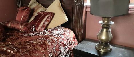 1 dormitori i roba de llit