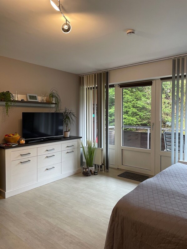 1 bedroom, soundproofing, iron/ironing board, WiFi