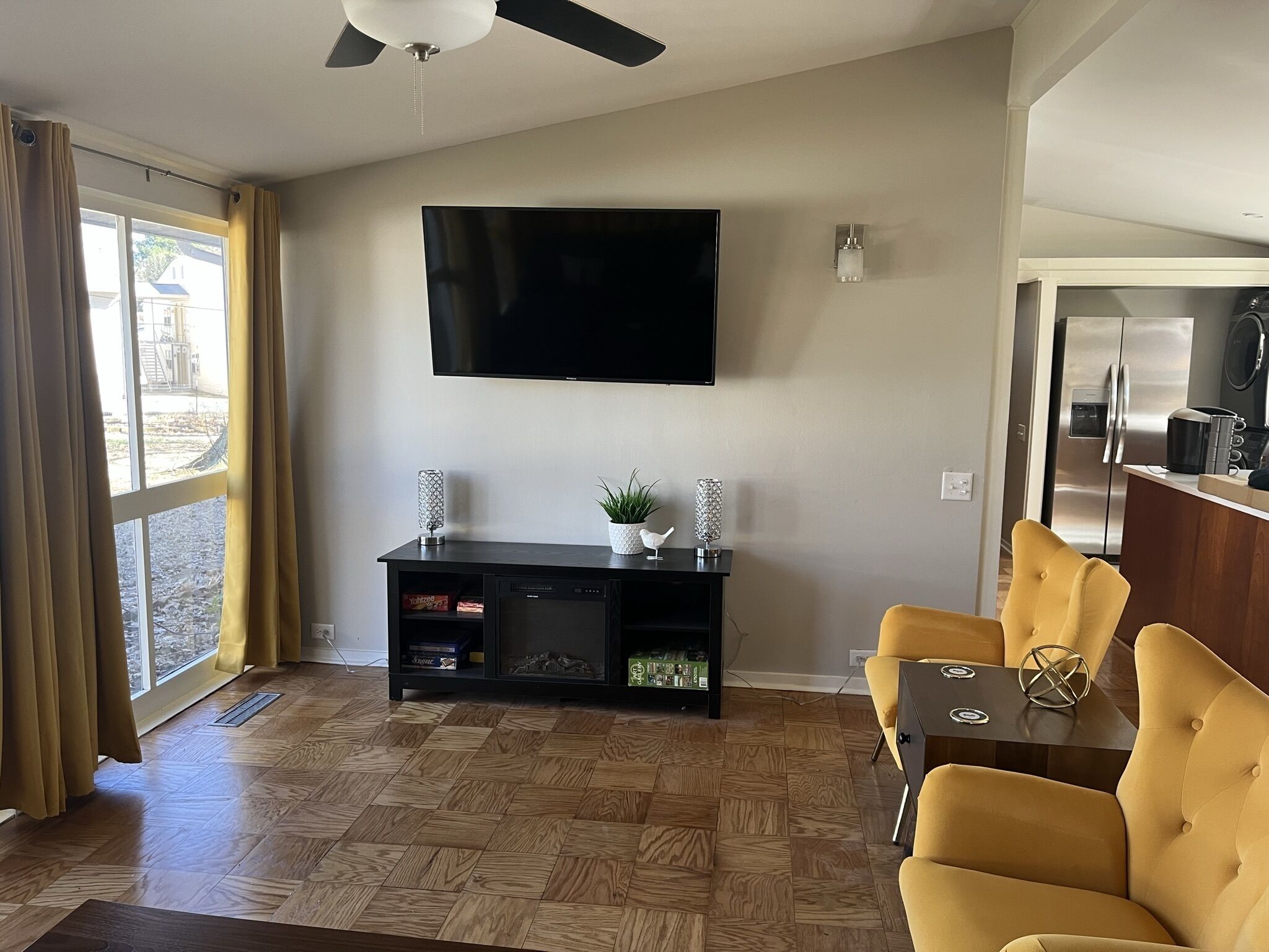 Mid Century Modern Cottage near Air Base and Hospital