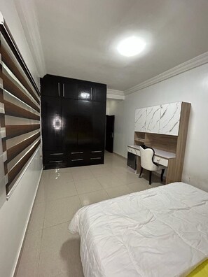 3 slaapkamers, een kluis op de kamer, een strijkplank/strijkijzer