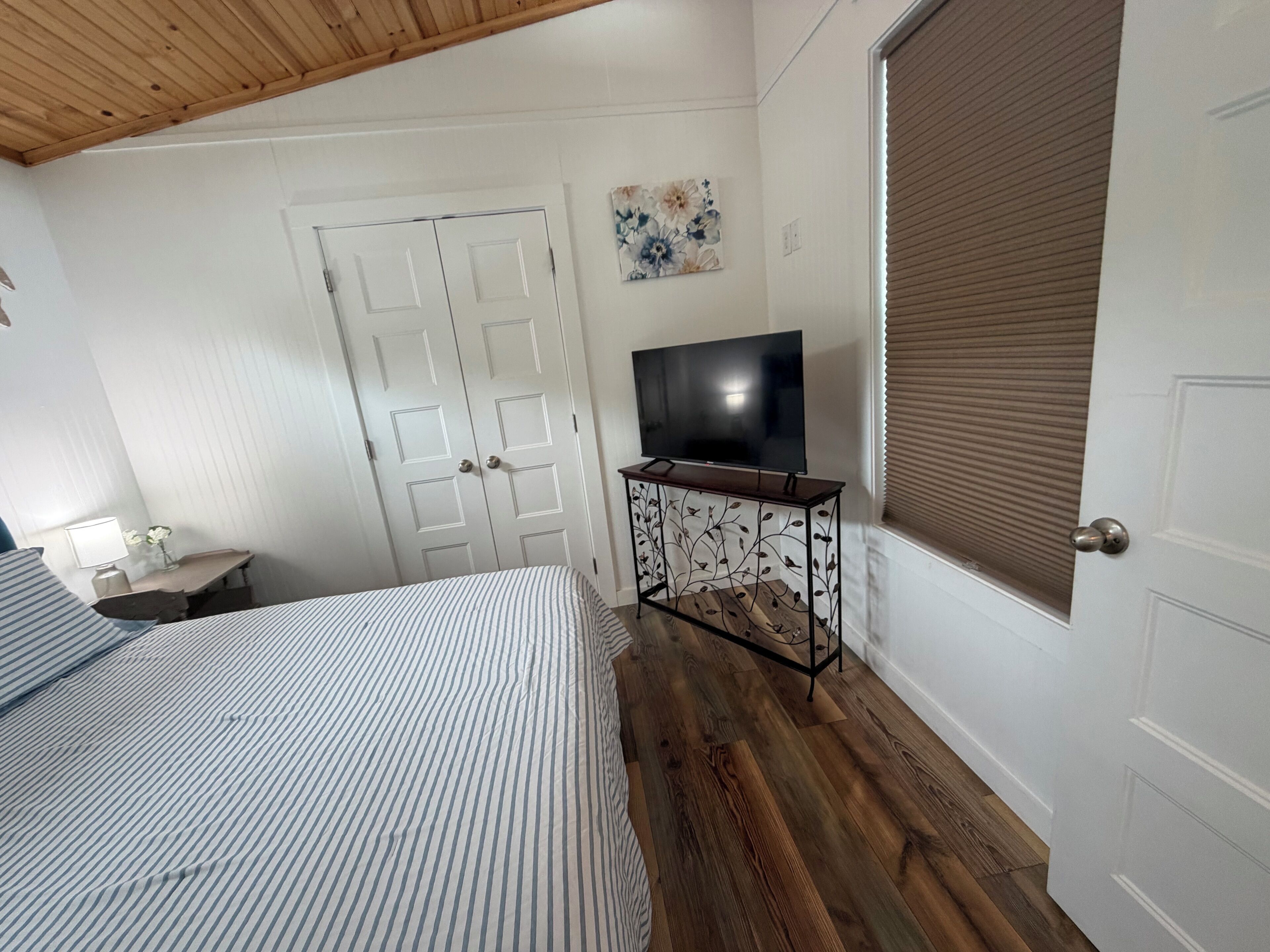 1 slaapkamer, een bureau, gratis wifi, beddengoed