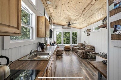 Tiny House on Center Hill Lake