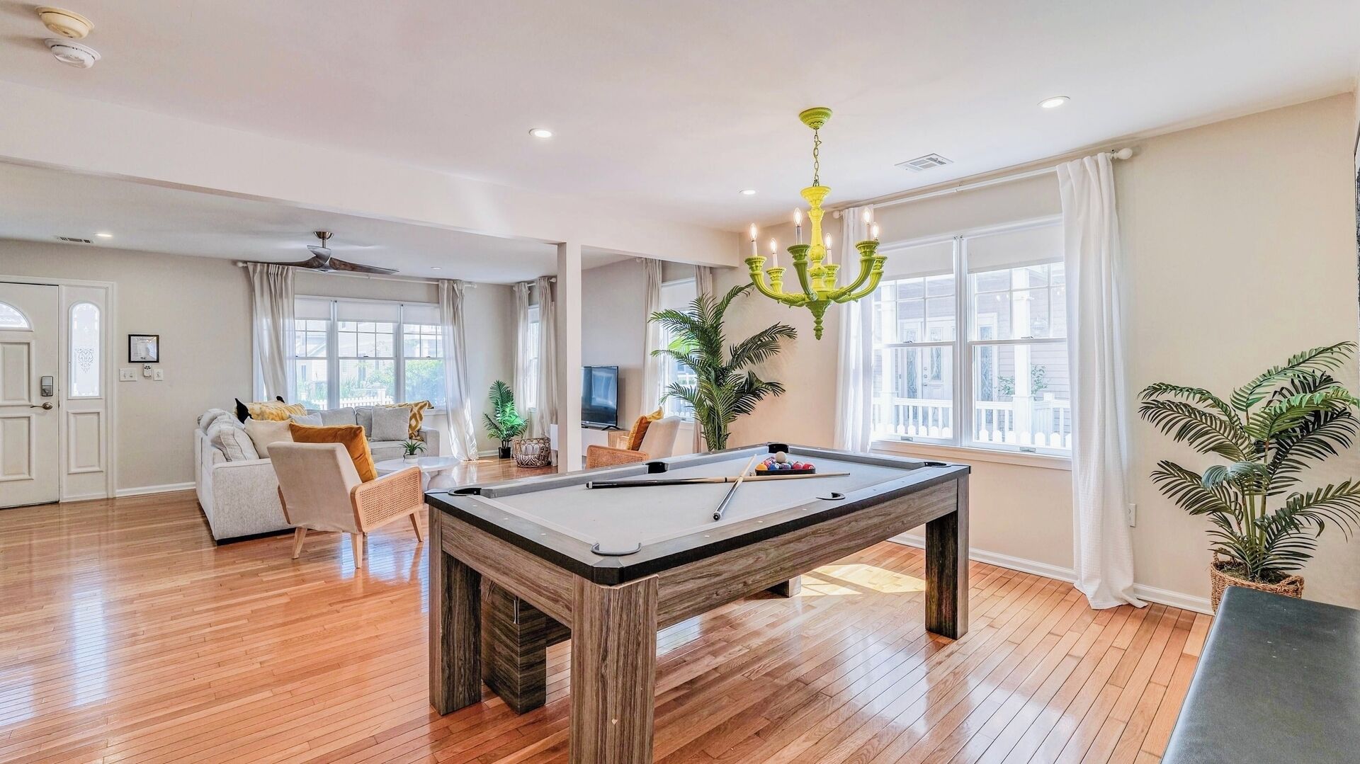 Télévision, cheminée