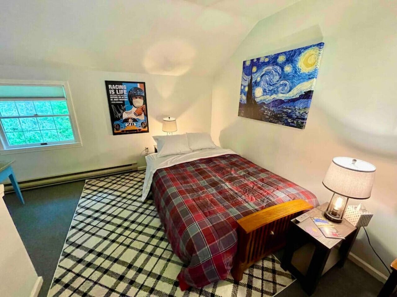 Dugway Hideaway Walking Distance to Lime Rock Park