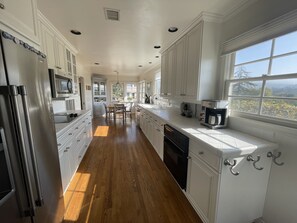 Fridge, microwave, oven, stovetop - Lovely SB home with great light, views and location! (Santa Barbara)
