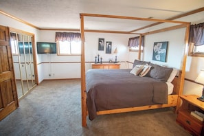 2 Schlafzimmer, Schreibtisch, Bügeleisen/Bügelbrett, WLAN