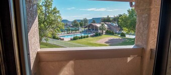 Spacious 2 BD 2 Bath Condo Sleeps 12+