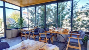 含每日全套早餐