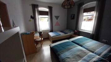 3 bedrooms, desk, iron/ironing board, travel crib