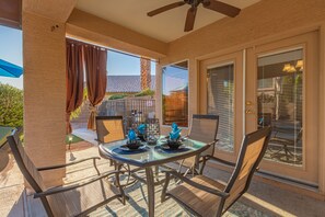 Outdoor dining - Ahwatukee Family Fun Night Has it All! Hot Pool! (Phoenix)