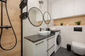 Apartment, 1 Bedroom, Sauna, Sea Facing | Bathroom | Shower, free toiletries, hair dryer, towels - Pet-friendly Spadochroniarzy by Renters (Dziwnów)