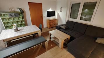 Smart-TV, Kamin, DVD-Player, Stereoanlage
