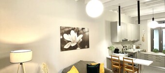 Townhouse  in a quiet neighborhood-1 min from the center of the Mitilini